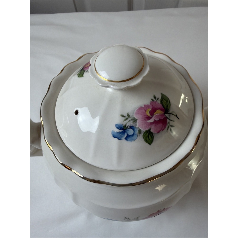 Vintage Crown Dorset Staffordshire Floral Teapot Gold Trim Fine Ceramic - Picture 4 of 16
